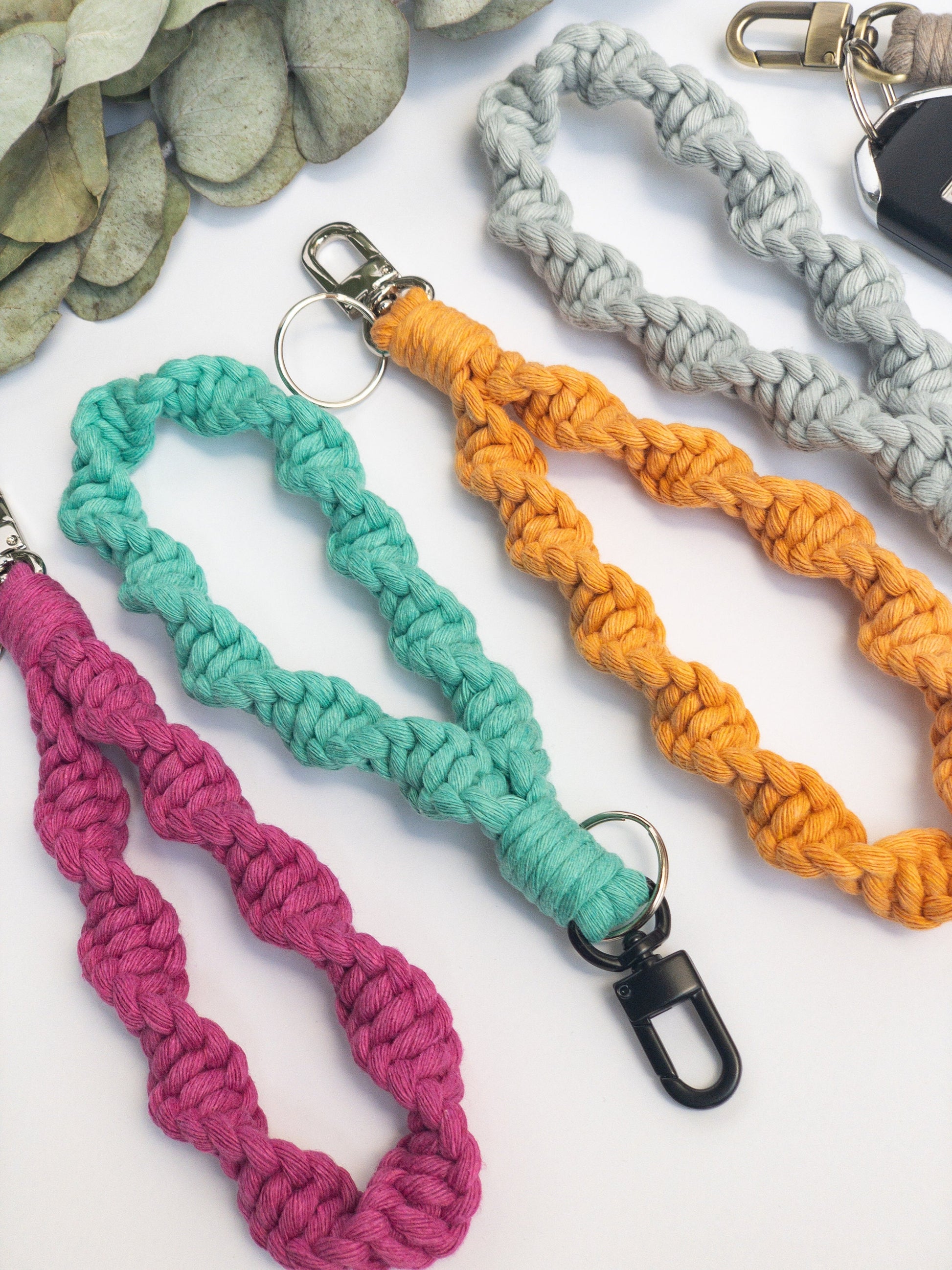 Spiral Macrame Keychain Wristlet and Lanyard, Key Fob Wristlet, Wrist Lanyard, Key Chain Wristlet, Boho Keychain, Aesthetic Keychain, Preppy